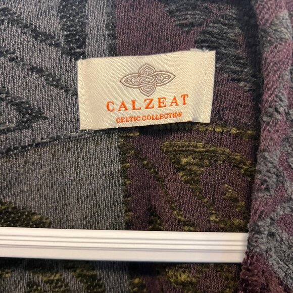 Stunning Acrylic/Wool Celtic Shawl - Picture 2 of 5